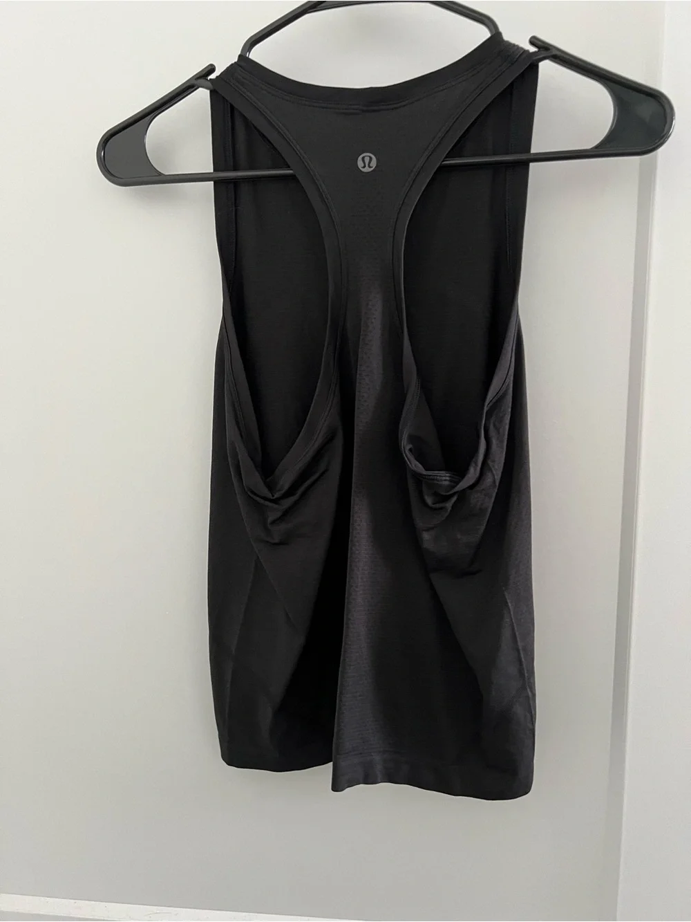 EUC lululemon swiftly tech waist length high neck tank size 8 black